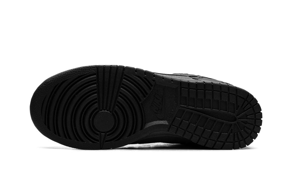 Dunk Low WMNS "Black Roses"