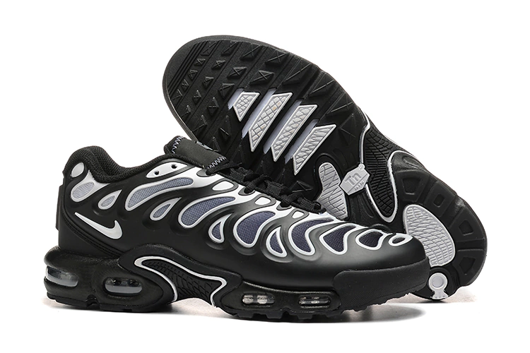 Air Max Plus Drift “Black/White”