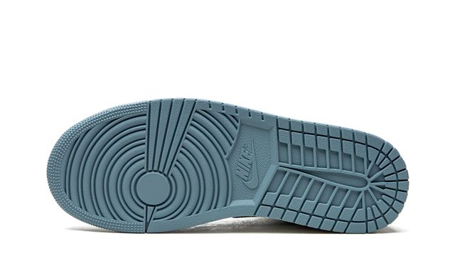 Jordan 1 Mid UNC