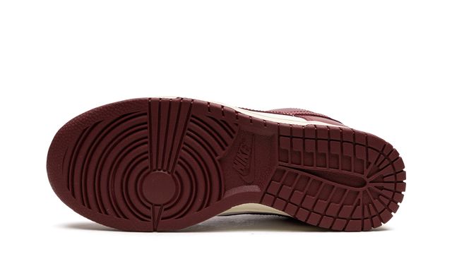 Nike Dunk Low PRM Vintage Team Red