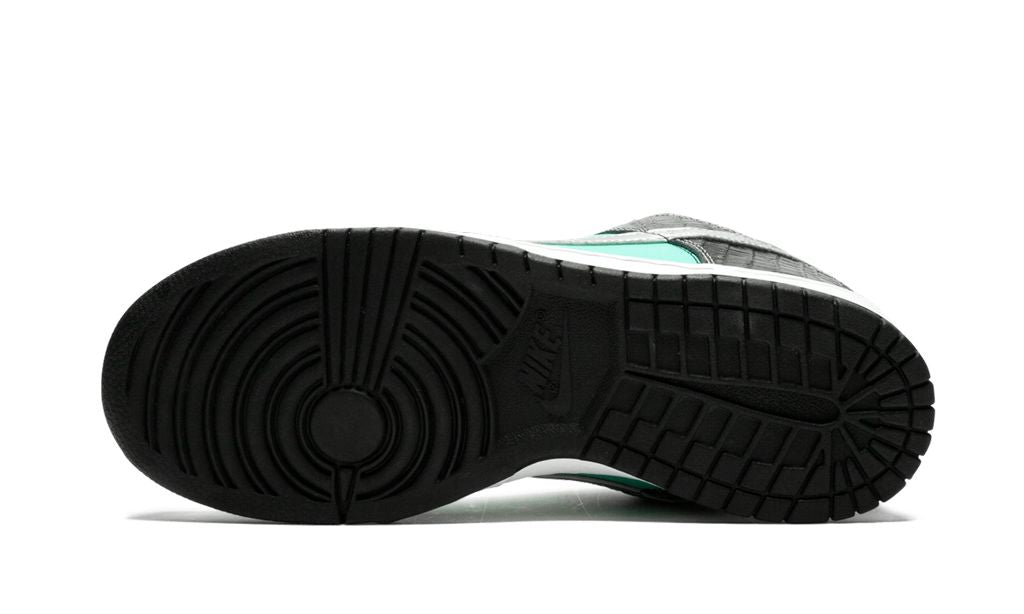 Nike SB Dunk Low Diamond Supply Co. Aqua Blue